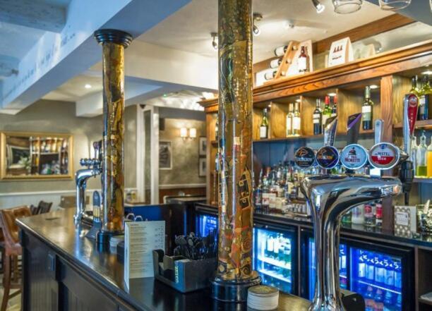 The Groves Inn 내어스버러 외부 사진